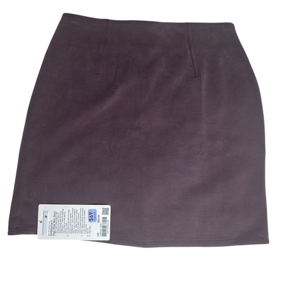 Lululemon Athletica, NWT, Sofstreme High Rise Mini Skirt, Goodnight Plum - Picture 5 of 6